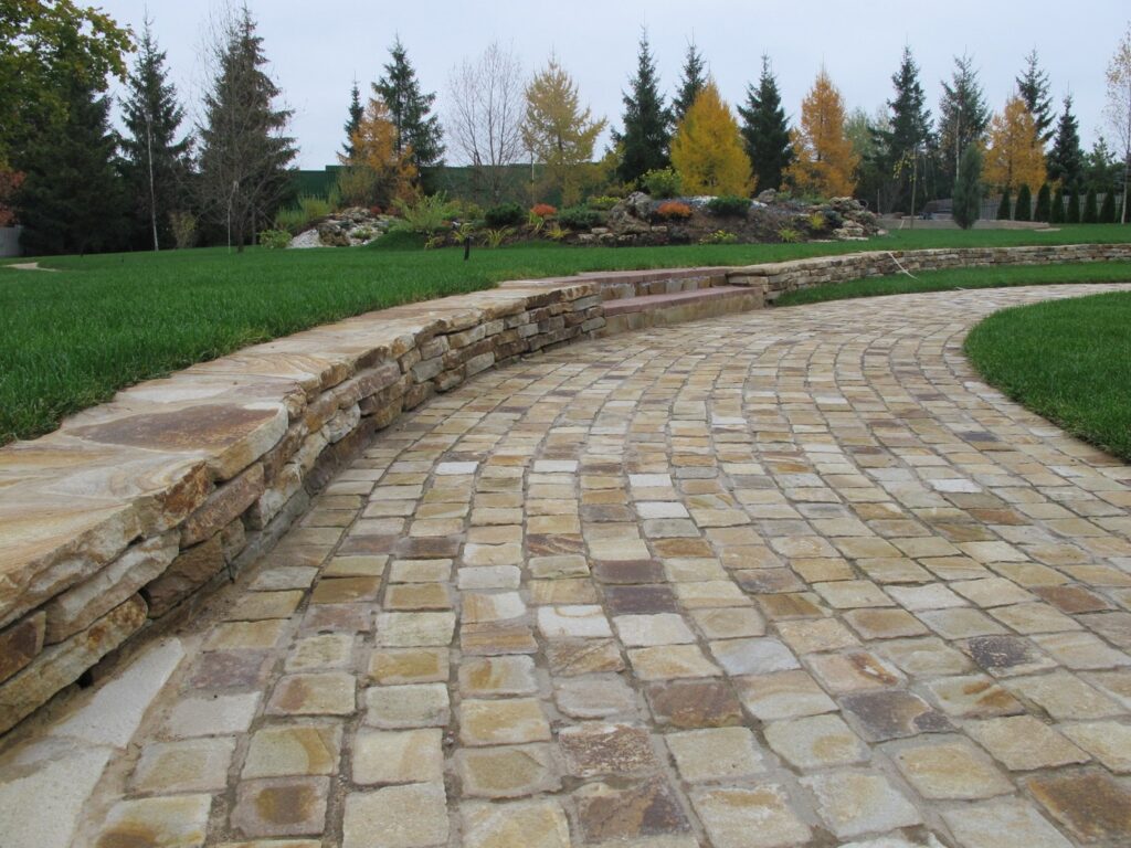 Камень для дорожек